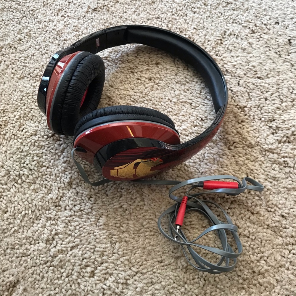 Iron Man iHome Expandable Over-ear Headphones with Microphone